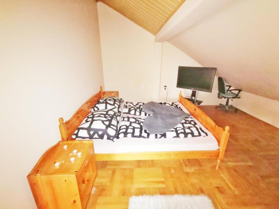Apartman Poirot Balcony เอียร์ด ภายนอก รูปภาพ